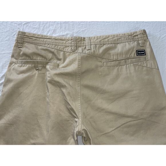 Volcom Flat Front Vmonty Chino Skate Shorts. Beige, Men's Size 40. EUC!! - Picture 5 of 5